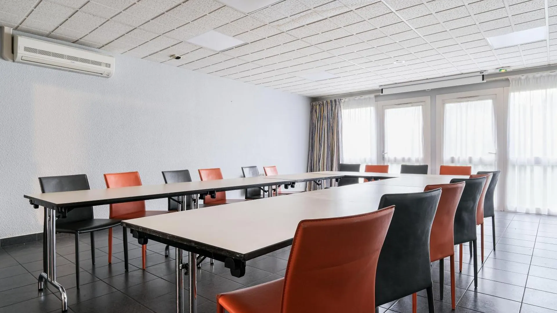 ***  Hotel Logis Lyon Nord à Massieux France
