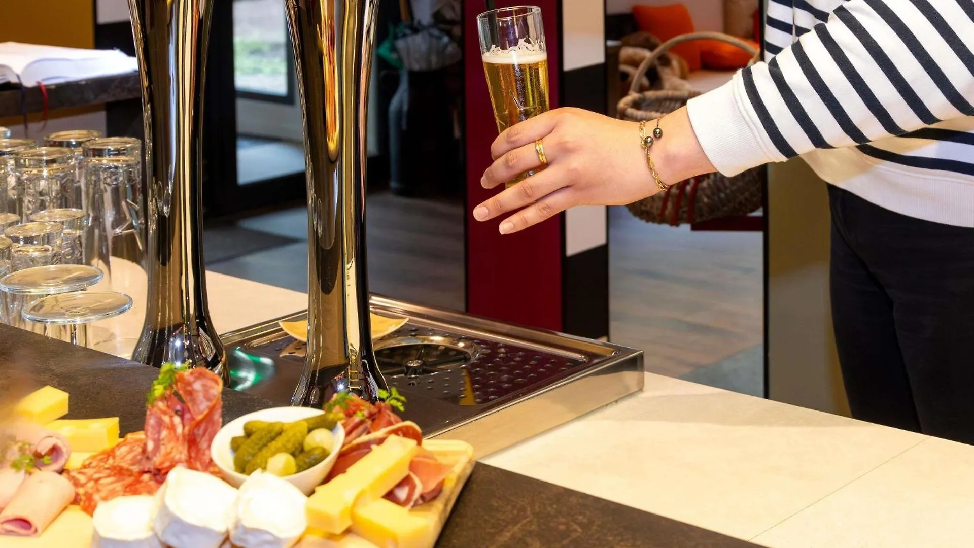 Hotel Logis Lyon Nord à Massieux