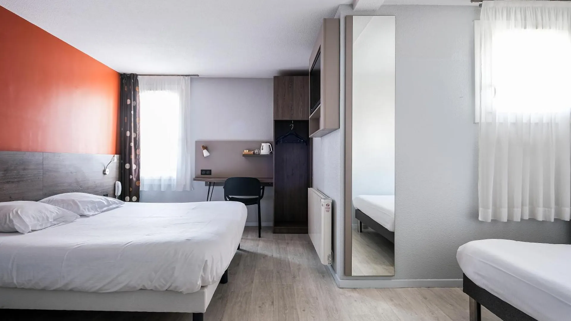 Greet Hotel Massieux Lyon Nord 3*,