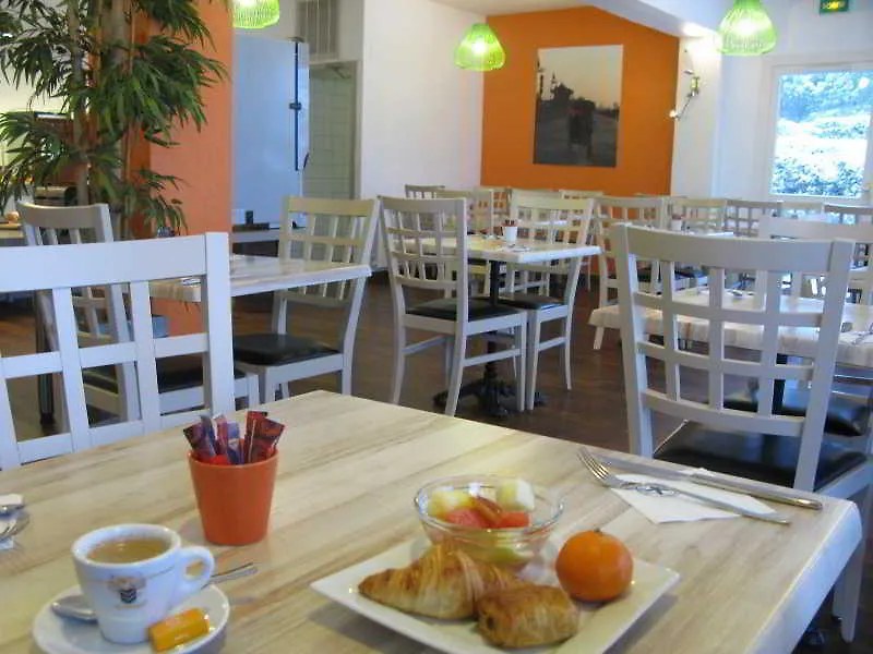 Greet Hotel Massieux Lyon Nord 3*,