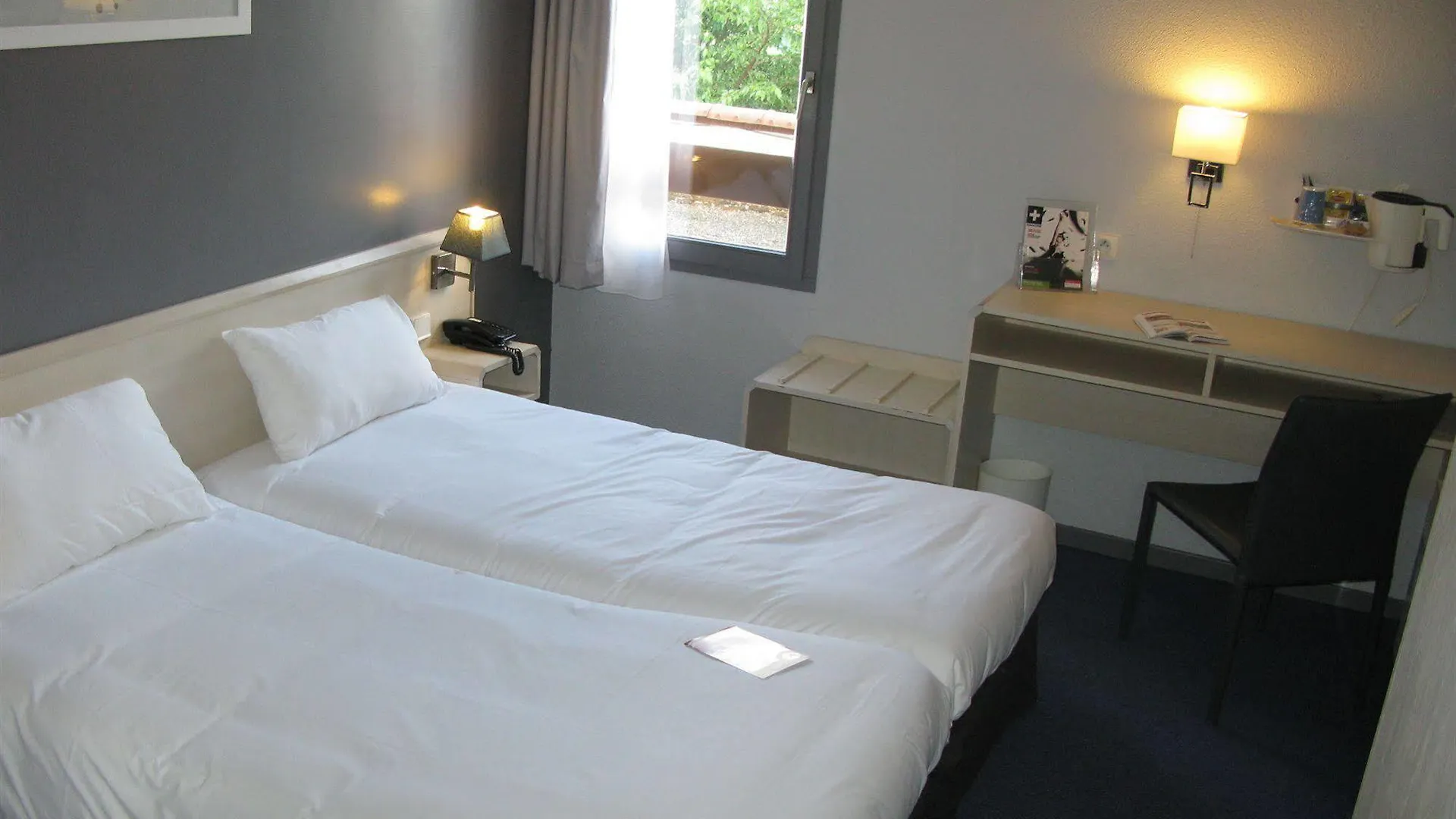 Greet Hotel Massieux Lyon Nord Francia